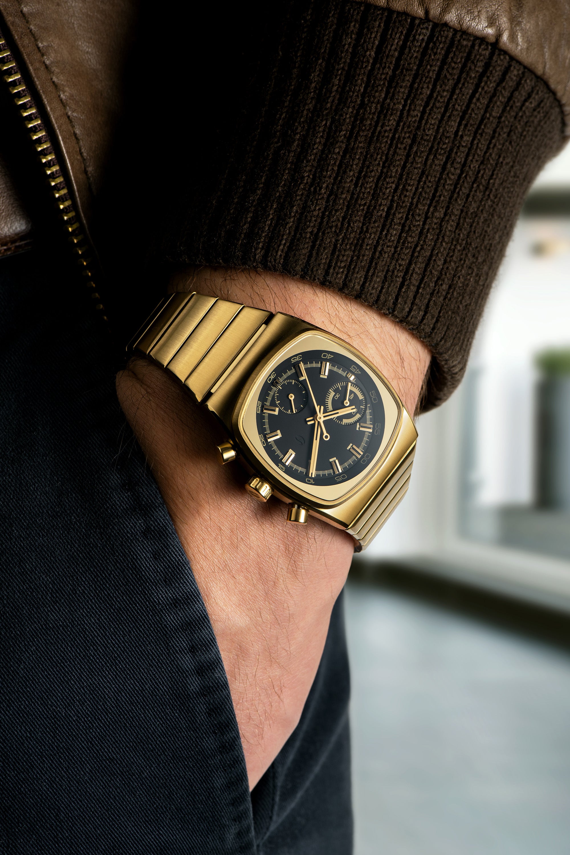 BREW_-_METRIC_GOLD_WRIST_SD_2.jpg
