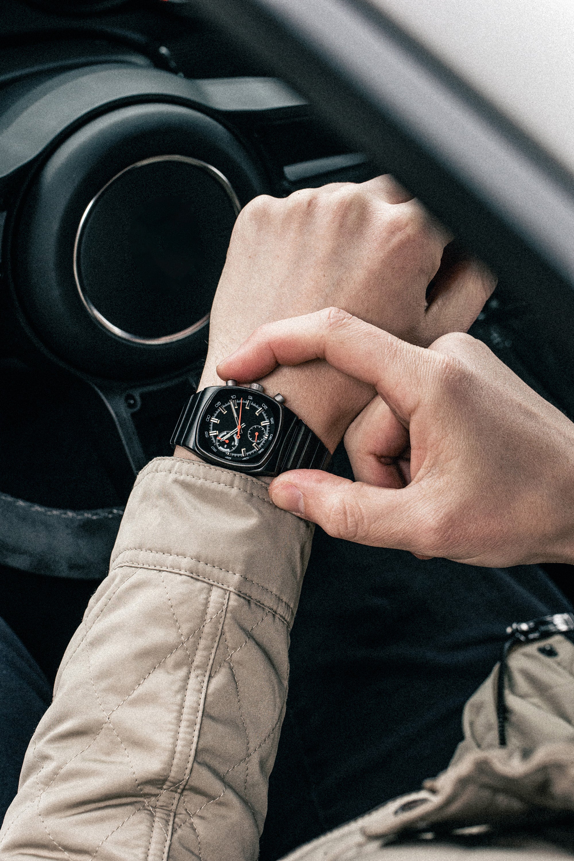 HK-Brew-Watches-Metric-Black-DLC-2023--SD.jpg